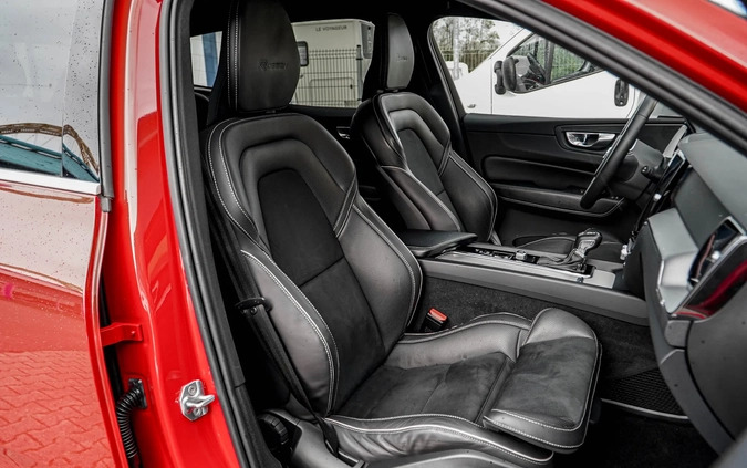 Volvo XC 60 cena 133900 przebieg: 112000, rok produkcji 2018 z Sławno małe 781